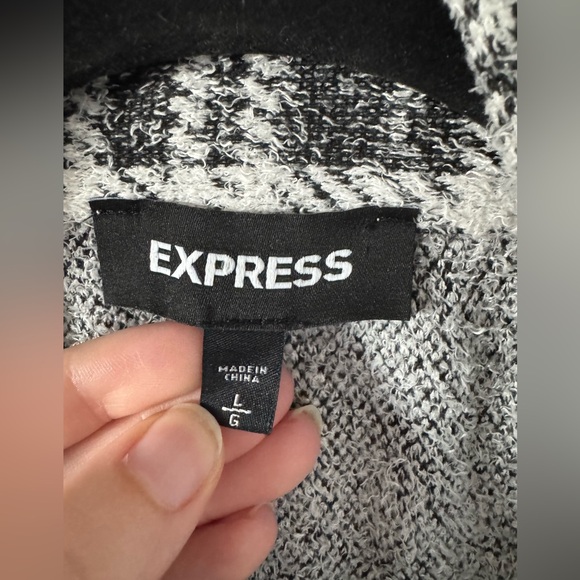 Express Fuzzy Cardigan Black and White Plaid in Large - Picture 4 of 5